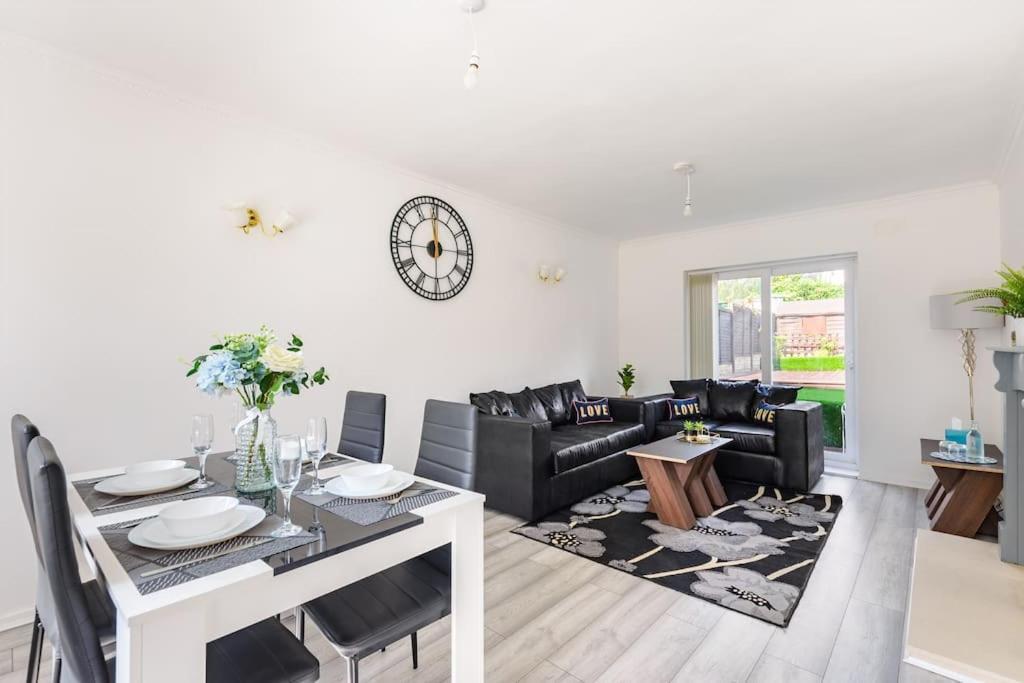 Birmingham Great Barr Property Near Junction 7 M6 Exterior foto